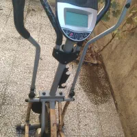 دوچرخه ثابت یا اسکی فضایی برای باشگاه وخانه