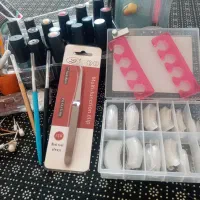 وسایل کامل کاشت ناخن در حد نو