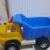 کامیون اسباب بازی