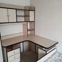 کمد و تخت و کتابخانه