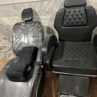 تعداد ۴عدد صندلی آرایشگاه و یک سرشور