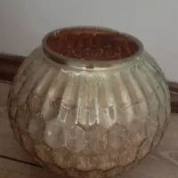 گلدان طلایی