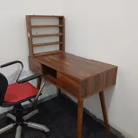 میز و صندلی تحریر یا ناخن در حد نو