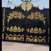 رنگ آمیزی درب حیاط ، پنجره راه پله و...