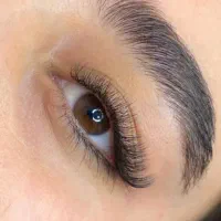 آف ۵۰ درصدی اکستنشن مژه و لیفت ابرو