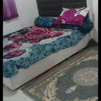 تخت دو نفره بدون تشک  با کفی بدون ایراد سالم