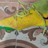 کفش فوتبال سایز ۴۰