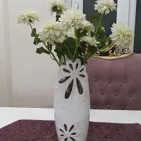 گلدان و گل