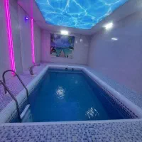 عمارت آیلین مدرن همراه استخر آب گرم