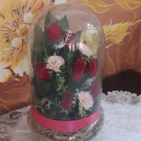 گل مصنوعی در شیشه