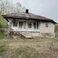 خانه-روستایی-850-متری-با-60-متر-بنا-و-امتیازات-سند
