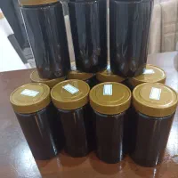 شیره انگور طبیعی سیاه سفید موجود است