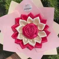 دسته گل و باکس روبانی