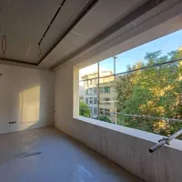 85 متر/ شمالی روبه خیابان/ غرق نور/ میعاد