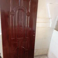 در ورودی آپارتمان تمیزو سالم