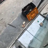 نصب و‌ تعمیر شیشه سکوریت و کرکره برقی|خدمات پیشه و مهارت|گرگان, |دیوار