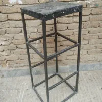 چهار پایه آهنی