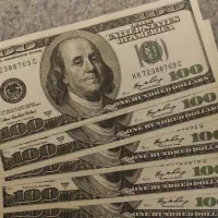 ۱۰۰ دلار کلکسیونی