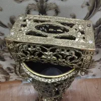 میز برنجی و سطل و جا دستمال کاغذی پایه دار برنجی
