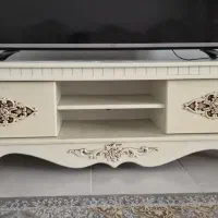 میز تلویزیون کاملا سالم و نو