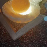 صدف و مروارید سنگ نمک همراه با پایه چوبی
