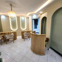 اجاره رایگان میز ناخن و صندلی های سالن زیبایی|خدمات آرایشگری و زیبایی|تهران, سلیمانی|دیوار