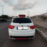 کوییک Rسفید قرمز مدل ۹۹