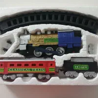 قطار اسباب بازی با ریل کاملا سالم بدون شکستگی