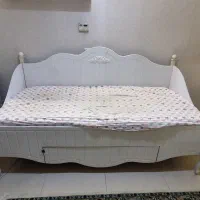 تخت و کمد آرایش با آینه نوجوان