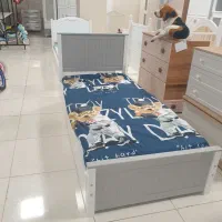 تخت تک نفره جوان