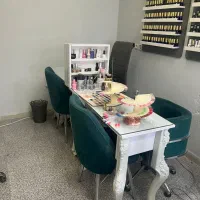 تخت مژه میز ناخن صندلی|آرایشگاه و سالن‌های زیبایی|تهران, عباس‌آباد|دیوار