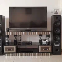 تلویزیون سونی همراه میز تلویزیون و باند|تلویزیون و پروژکتور|قائم‌شهر, |دیوار