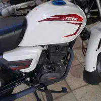 موتور سیکلت کی وی سفید 99