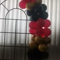 تم بادکنک قرمز و مشکی و طلایی|اسباببازی|قم, انصارالحسین|دیوار