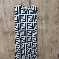 کت ودامن|لباس|قرچک, زیبا شهر|دیوار