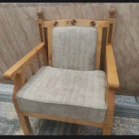 دو عدد مبل تک‌نفره سنتی