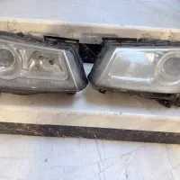 فروش یک جفت چراغ جلوی اصلی مگان