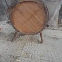یک عدد میز جلوی مبل کاملن سالم محکم