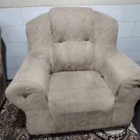 مبل دسته دوم نیاز به تعمیر و شستشو
