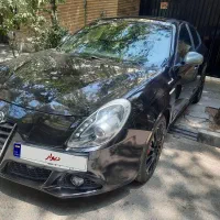آلفا رومئو جولیتا آلفا رومیو بی رنگ ۲۰۱۵. فول کامل