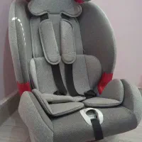 صندلی کودک خودرو
