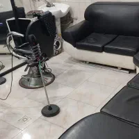 فروش 2 عددصندلی آرایشگری مردانه و 2 عدد کمد