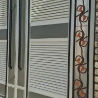 نقاشی درب و پنجره فلزی