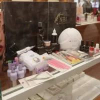 وسایل کاشت ناخن با پنج عدد لاک ژل انتخابی|آرایشگاه و سالن‌های زیبایی|قرچک, محمد آباد|دیوار