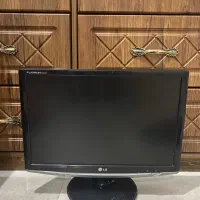 کیس کامپیوتر با مانیتور