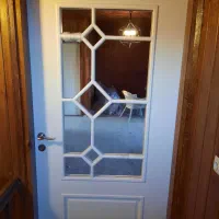 نصاب درب داخلی ساختمان پلی وود و ام دی اف|خدمات پیشه و مهارت|رشت, دیانتی|دیوار