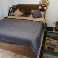 تخت خواب ۲ نفره به همراه چراغ
