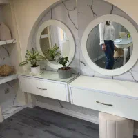 میز آرایش به همراه آینه