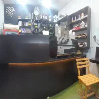 دکور ساده و شیک ب همراه میز و صندلی ،قیمت توافقی|کافیشاپ و رستوران|اهواز, منبع اب|دیوار