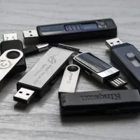 فلش پیداشده